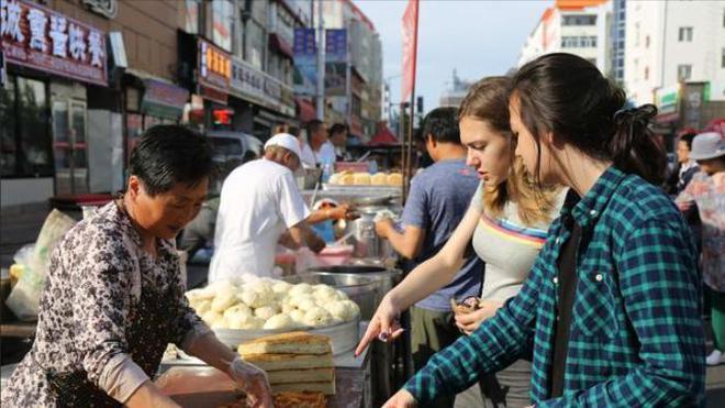 风向彻底变了！首批来华免签的外国人回国后开始茶不思饭不想(图14)
